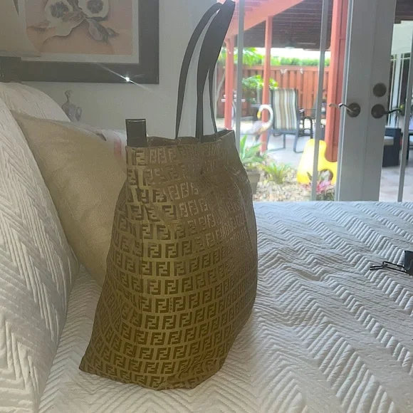 Fendi Tote. Shopping Grande Zucchino Toro.